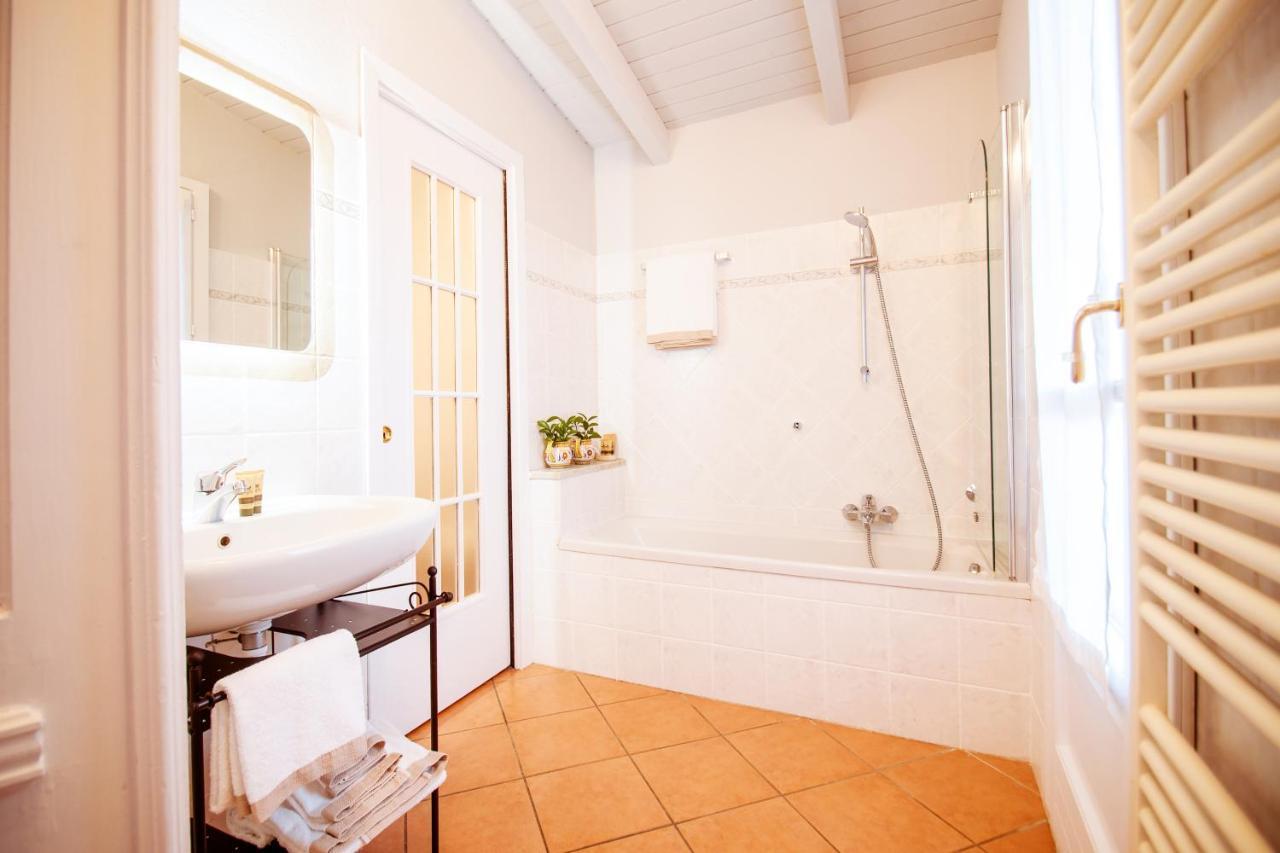 Casa Ferrero Apartment Alba  Luaran gambar
